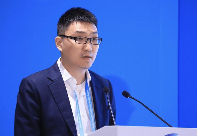 拼多多什么时候上市的市值多少(“沉默”的拼多多，市值已蒸发12300亿)