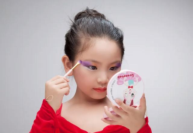 化妆品无有害成分检测(“3.15”曝光：儿童化妆品检测出禁用成分，你家孩子可能还在用)