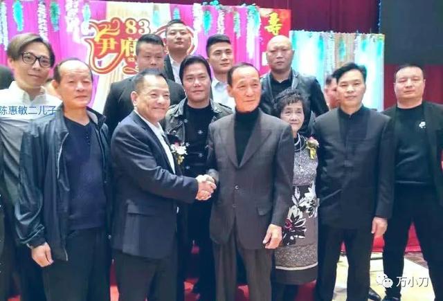 天天风云私服发布网(“小赌王”洗米华的黑金帝国和后宫风云)