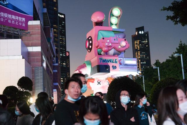 唯品会护肤品是正品吗为什么比淘宝买便宜(同一件品牌的衣服，为什么唯品会价更低？揭开不为人知的秘密)