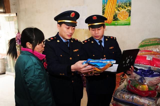 拼多多专营店商标授权(自己的品牌商标被抄袭盗用，在拼多多售卖，如何维权？)