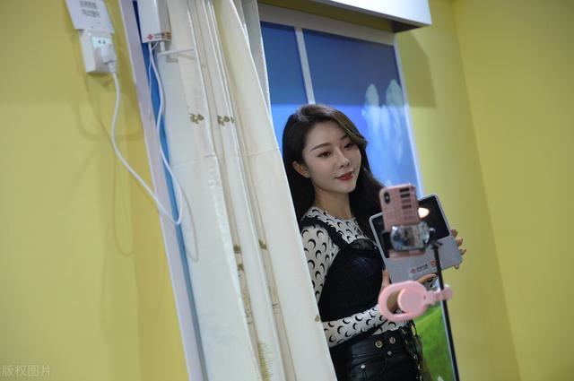 一个新手怎么做直播(新人入行不懂直播？来看看主播修炼手册)