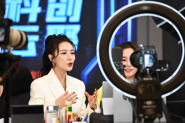 抖音薇娅个人资料(网传薇娅正在谋求复出，曾因偷逃税被罚13.41亿元)