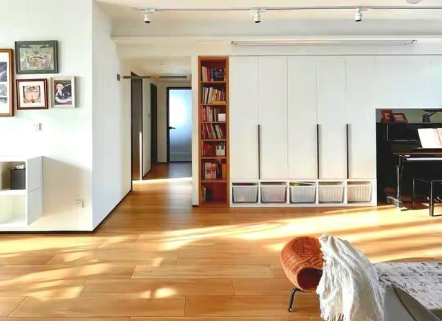 环保新材料包含哪些(地面装修还在装瓷砖、木地板？如今流行这种新材料，环保又美观)