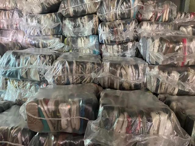在家加工服装半成品厂家回收(旧衣服回收之后的各种用途，你看懂了吗？)