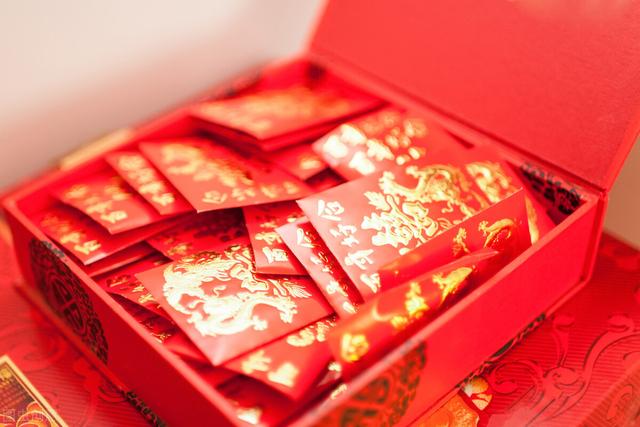 发红包怎么发得有意义(压岁钱如何花才更有意义？)