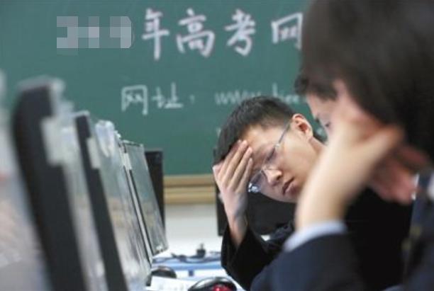 大学生在校赚钱软件(大学生专业“赚钱能力”排名，软件工程月入过万，数学仅排第九)