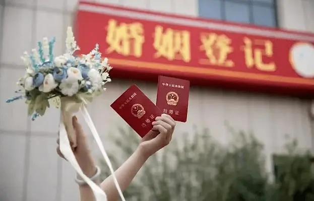 2022年每个月的情人节(情人节每年都有，2022年2月22日，两百年难遇)