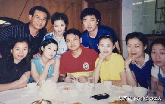 中国最有名气的主持人排行榜(红极一时的8位主持人现状，有人生重病退圈，有人做“家庭主妇”)