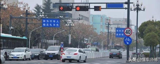 小车违章快速查询 交通违章什么时候查到(闯红灯多久能收到短信？最快和最慢相差十几天，安全天数要记准)