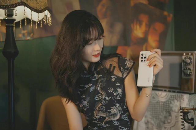 拍视频最清晰的手机2021(中式审美yyds！这几款高颜值、高配置手机，堪称妇女节“满分卷”)