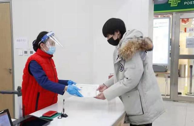 北京个人营业执照办理流程(北京个体户办照有了“加强版”，“一网通办”同步可领免费公章和发票)