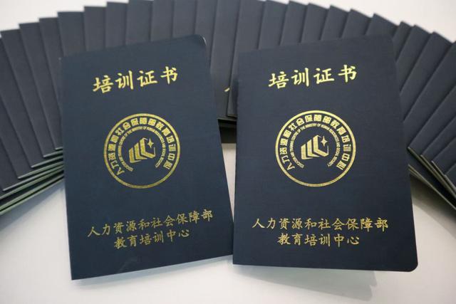 外卖代运营公司(美团再推“外卖运营高级班”，为外卖行业培养高级数字化人才)