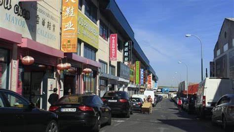 中国小商品批发网(小米手机物美价廉还保修：西媒记者探秘中国商品批发市场)