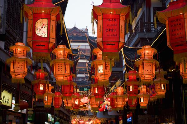 广州灯饰批发市场可以讲价吗(节日灯饰怎么选？市场监管总局发布消费提示)