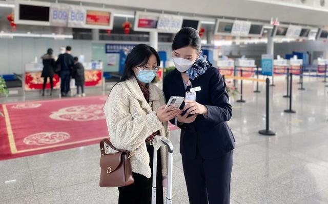 手机上买飞机票怎么选座位(“不需现场值机，直接安检登机”——中国东航“一步到位”服务新增南昌试点航线)