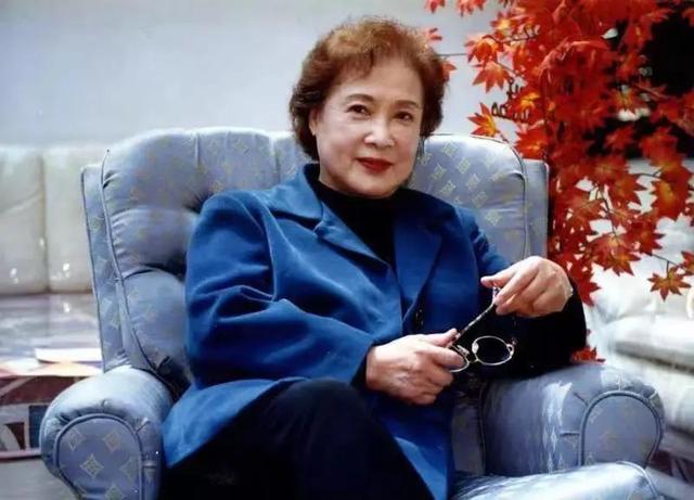 58同城在家做手工活(百岁秦怡的百件事，致敬这不凡的美丽人生)