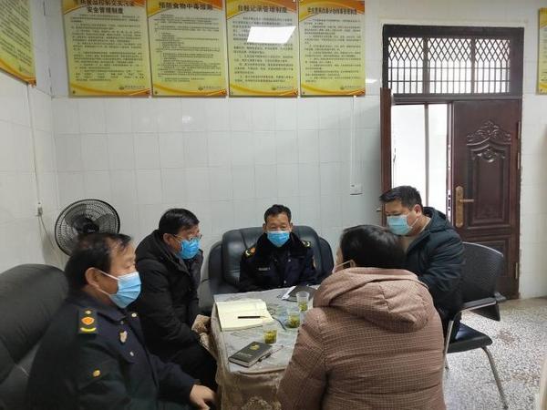 食品安全法规定食品原料保存期限(守护校园食品安全 保障师生饮食健康)