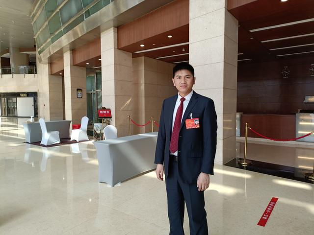 李洪亮(全国人大代表李洪亮：鼓励发展农村直播等乡村新业态，助力乡村产业振兴)