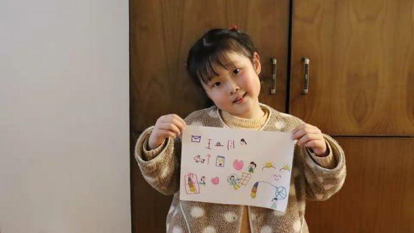 妇女节送什么礼物给妈妈最好小学生(给王亚平阿姨写信、给妈妈做个手提包，幼儿园小朋友送上特别的妇女节礼物)