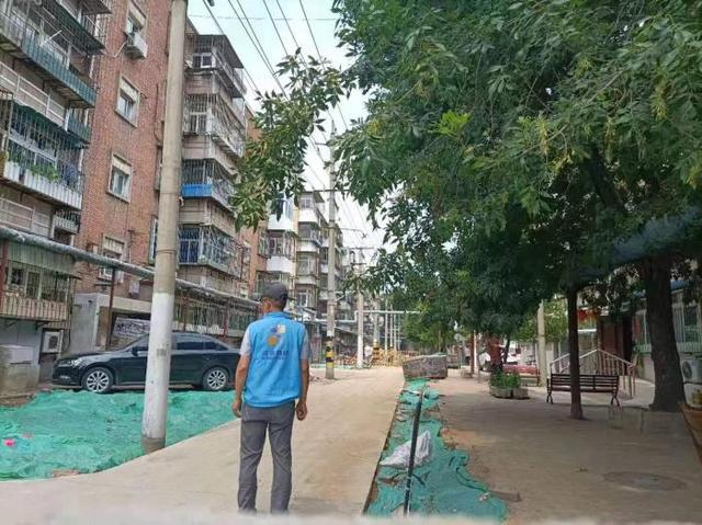 动网格(杭州道街道网格员动态巡查 助力小区改造施工安全)
