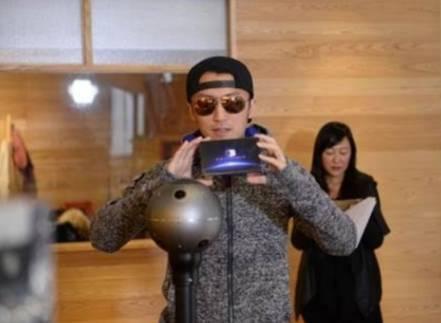 谢霆锋百度贴吧(天生绝配？王菲和谢霆锋的演唱会都被喷了！)