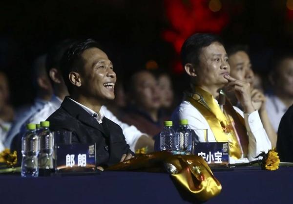 马云和宋小宝的短视频(马云和宋小宝演小品：王健林莫名躺枪)