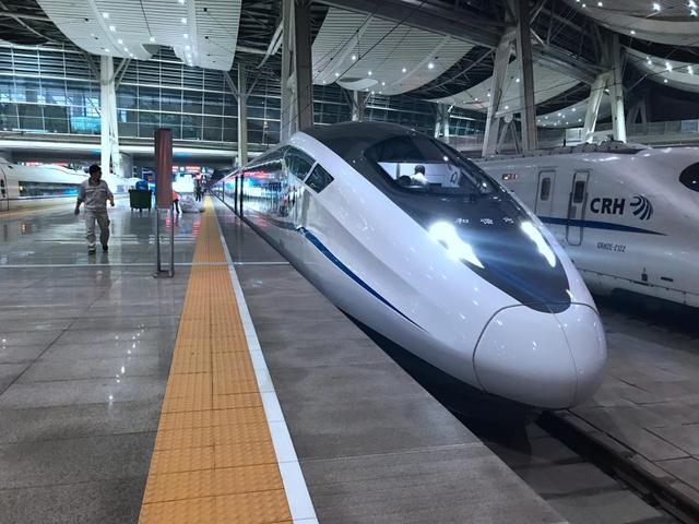 高铁新卧铺(我国新型卧铺动车组上线运营)