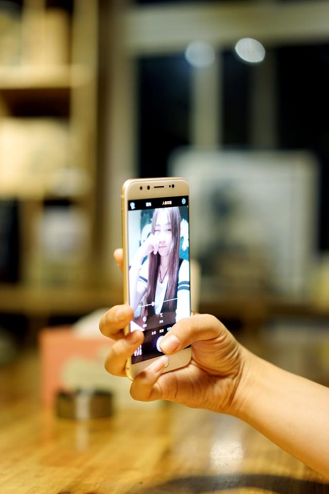 vivox9s参数详细(vivo X9s评测：拍照升级 性能暴增)