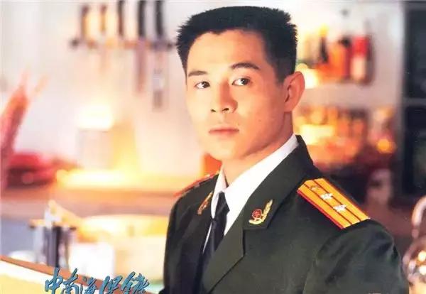 朱威廉童星(《中南海保镖》十大主演身在何方？调皮的小男孩早已长大)