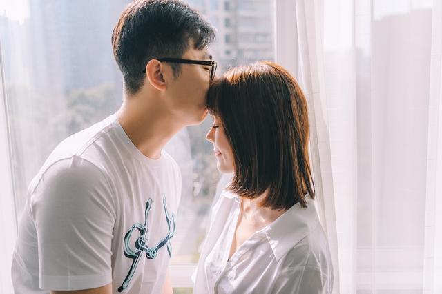 最浪漫的八字情话加姓(八字暖心情话可加名字，让情话和你关联)