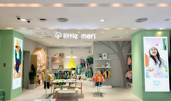 大象logo的品牌儿童服装(丽婴房全新子品牌little mori两城双店齐开幕)