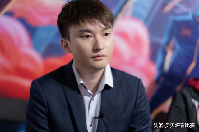 白色月牙现在是哪个队教练(TES要换教练了？知情人爆料：白色月牙离队，已进入自由人市场)