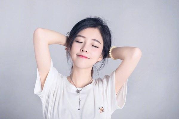 冯提莫有过婚史(震惊！斗鱼冯提莫被爆曾有婚史，情史还相当丰富，网友：不敢想象)