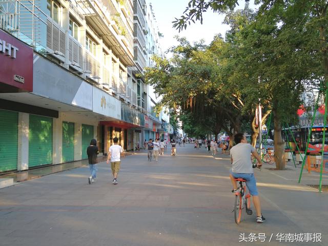 深圳龙华哪里有卖衣服的市场(实拍深圳龙华市场，国庆节期间游客好少，不少店铺已关门升级)