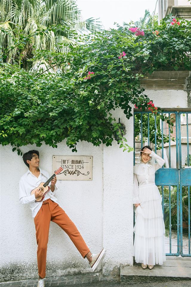 艾尔文婚纱摄影价格表(种草贴，厦门婚纱照一套多少钱？揭秘春季厦门婚纱摄影十大排名榜)
