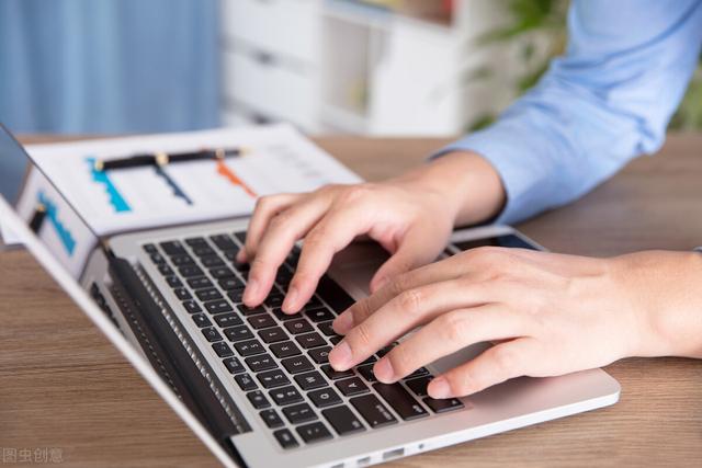 适合上班族的兼职副业(工资低不能养活自己？尝试下这4类副业，你会越来越有钱)