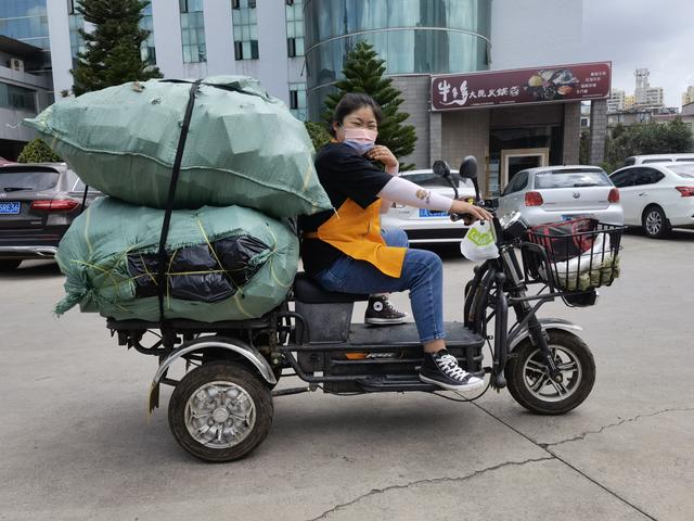 废品回收如何赚钱(废品回收人是如何为自己寻找货源，实现日收入上千元的)