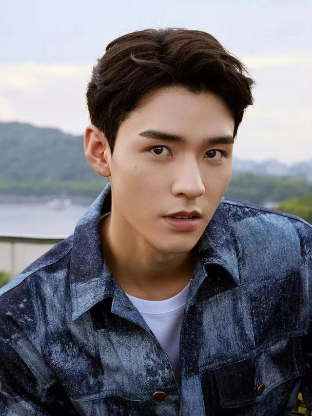 有名的女装大佬有哪些(娱乐圈九位“女装大佬”，男装够帅气了，没想到女装更惊艳)