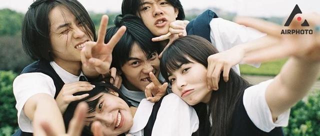 野生摄影师怎么赚钱(今天，我和9位摄影大咖，聊了聊他们是怎么赚钱的？)