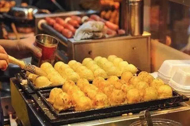 夏天做什么小吃生意好(2021夏天卖什么小吃赚钱？创业选对这5种小吃你就发了)
