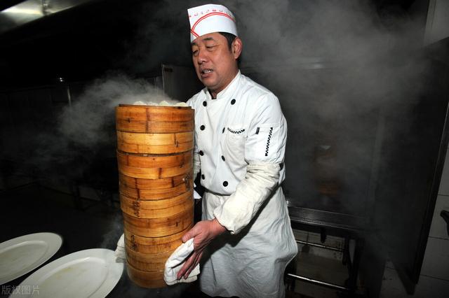 怎么在网上开店年收入超百万(浙江大叔开饺子馆，1年盈利100万，学会打折技巧，你也可以做到)