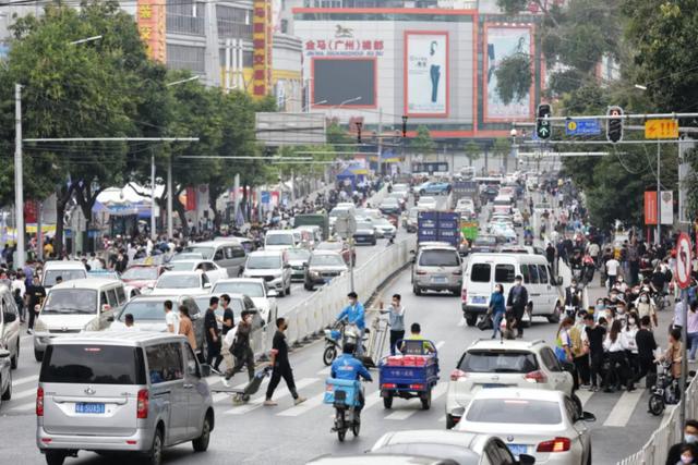 广州金马服装批发市场怎么样(广州最大服装市场复市！第一天人人人人)