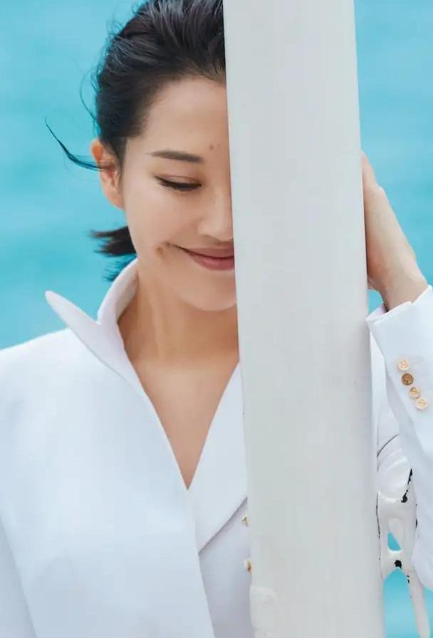 美肤宝护肤品套装价格(美肤宝、东方婵妆、百雀羚的4款套装，超适合40+以上的皮肤)