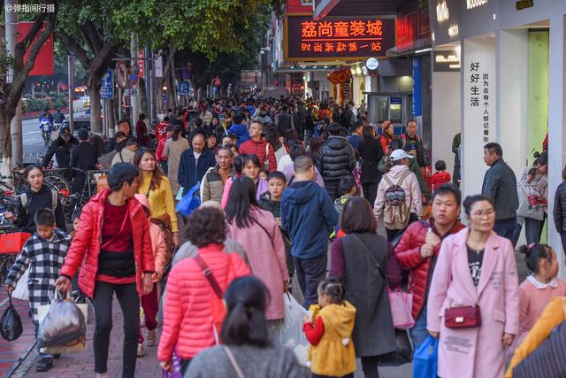 5元童装批发市场(广州不起眼的老街，竟是中国最大童装集散地，衣服10元一件随便挑)