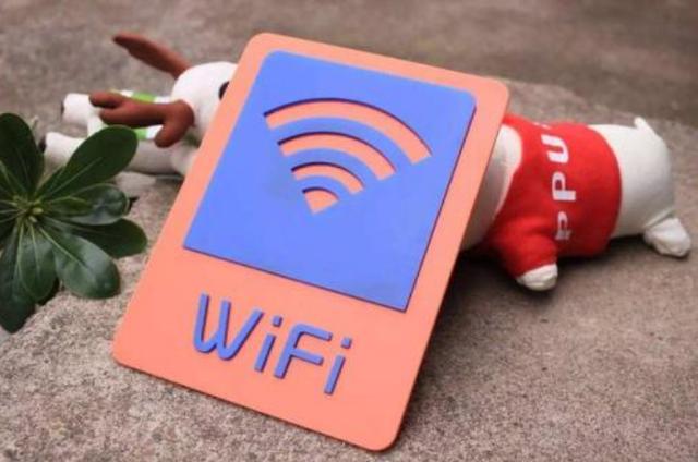 微信找回密码的方法(忘记WiFi密码，别急着重启路由器，打开微信这一功能一目了然)
