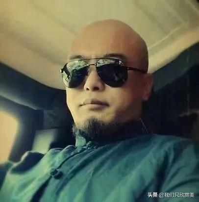 快手散打哥身价多少亿(快手上哪位网红身价过亿？丁老五：辛巴并非最富)