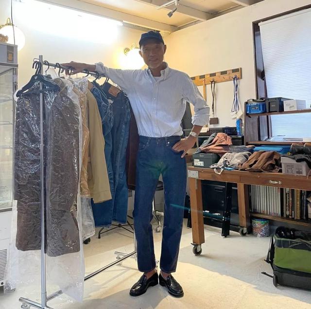 牛仔裤 男装(日本巨匠林芳亨，凭什么被称为“牛仔裤皇帝”？)
