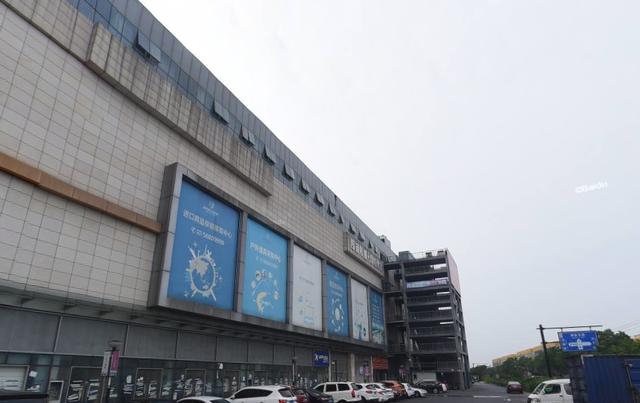 尾货批发市场(2020年「全国服装批发市场」变动，逛尾货批发市场攻略)