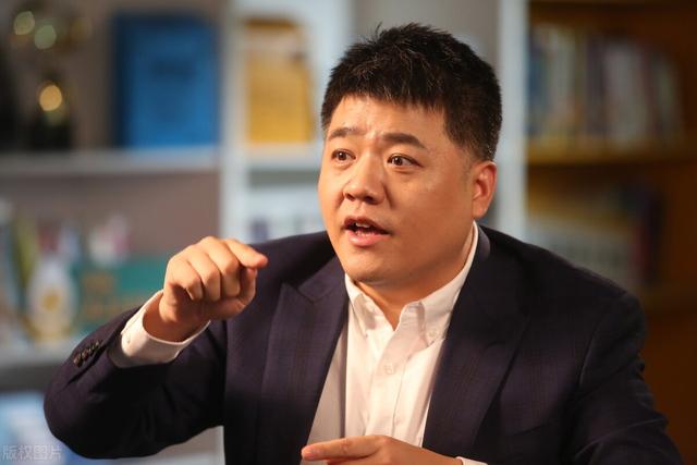 抖音如何赚钱的(8700万粉丝年入10亿，樊登靠的不只是知识付费，还有这3个模式)
